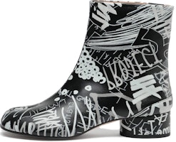 (Women) Maison Margiela Tabi Boot 'Black Graffiti' S58WU0273P2948H0958 (Women) Maison Margiela Tabi Boot 'Black Graffiti' S58WU0273P2948H0958