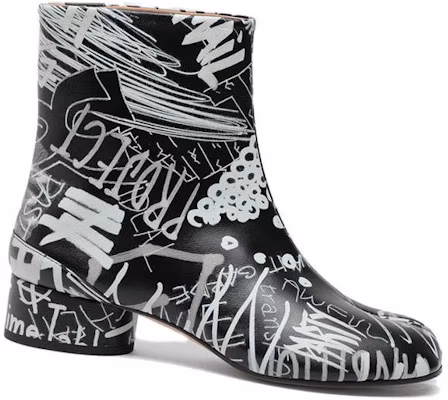 (Women) Maison Margiela Tabi Boot 'Black Graffiti' S58WU0273P2948H0958 Lookbook (Women) Maison Margiela Tabi Boot 'Black Graffiti' S58WU0273P2948H0958