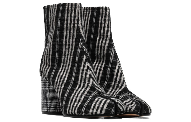 Lookbook (Women) Maison Margiela Tabi High-Top 'Black Stripes' S58WU0260P3606H8305