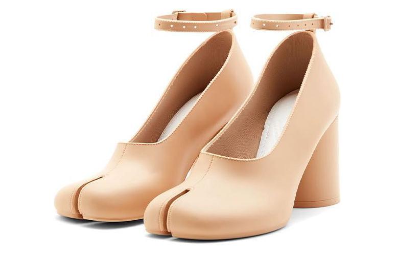Lookbook (W) Maison Margiela Tabi Alta ''Nude'' S58WL0222P4365T2093