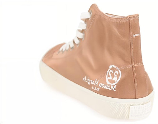 (W) Maison Margiela Tabi Tinggi 'Pasir' S58WS0111-PR189-T4091 Lookbook (W) Maison Margiela Tabi Tinggi 'Pasir' S58WS0111-PR189-T4091