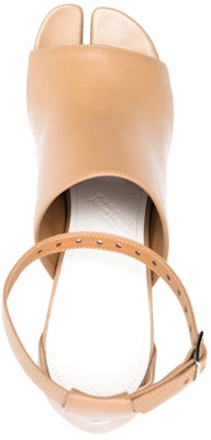 Maison Margiela Tabi 皮革露趾鞋头搭扣時尚涼鞋 8.5cm 女款淺棕色 Shop Maison Margiela Tabi 皮革露趾鞋头搭扣時尚涼鞋 8.5cm 女款淺棕色