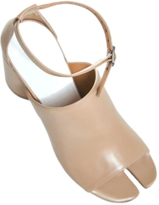 (W) Maison Margiela Tabi Leren Lichtbruin ''Buckle Peep-Toe Fashion Sandal'' S58WP0235PR869T4091 Purchase (W) Maison Margiela Tabi Leren Lichtbruin ''Buckle Peep-Toe Fashion Sandal'' S58WP0235PR869T4091