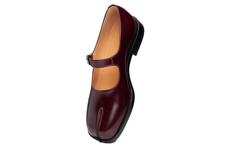 (W) Maison Margiela Tabi Low-Top Buckle 'Red Brown'