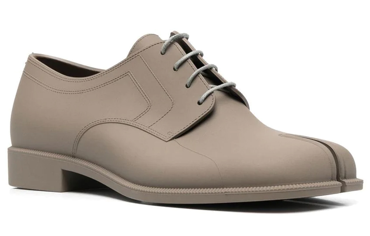 Lookbook Maison Margiela梅森馬吉拉 Tabi PVC 系帶低筒 布洛克鞋 女款 灰色