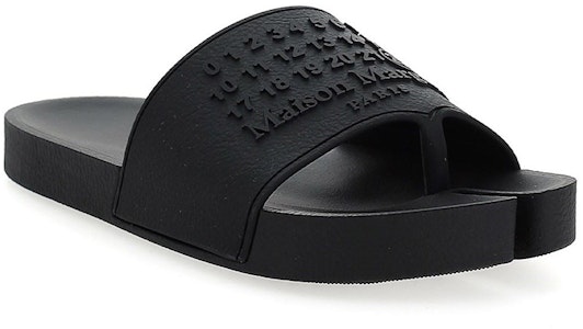 Maison Margiela Tabi 分趾徽章 平底運動拖鞋 女款 黑色 Lookbook Maison Margiela Tabi 分趾徽章 平底運動拖鞋 女款 黑色