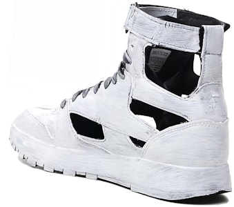 (W) Maison Margiela x Reebok Classic Leather Tabi High 'Putih' S39WS0099-P4242-H8666 Lookbook (W) Maison Margiela x Reebok Classic Leather Tabi High 'Putih' S39WS0099-P4242-H8666