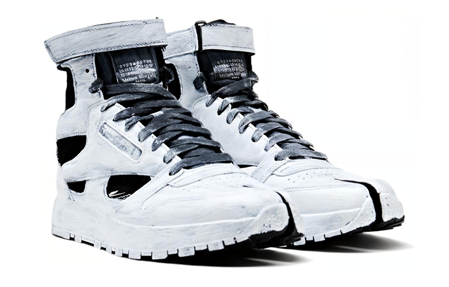 Shop (W) メゾン マルジェラ x リーボック クラシックレザー タビ ハイ "ホワイトアウト" S39WS0099-P4242-H8666