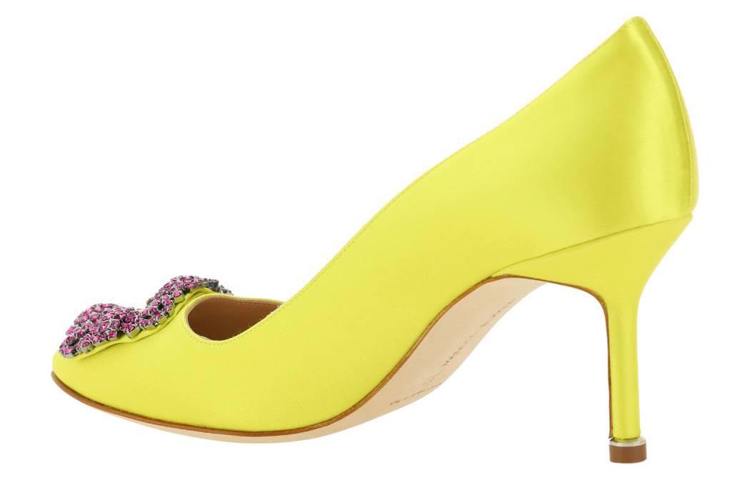 Lookbook (W) 마놀로 블라닉 항기시 '옐로 퍼플' 32326917341