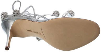 Shop MANOLO BLAHNIK 皮革 水晶 細跟 時尚涼拖 9cm 女款 銀色
