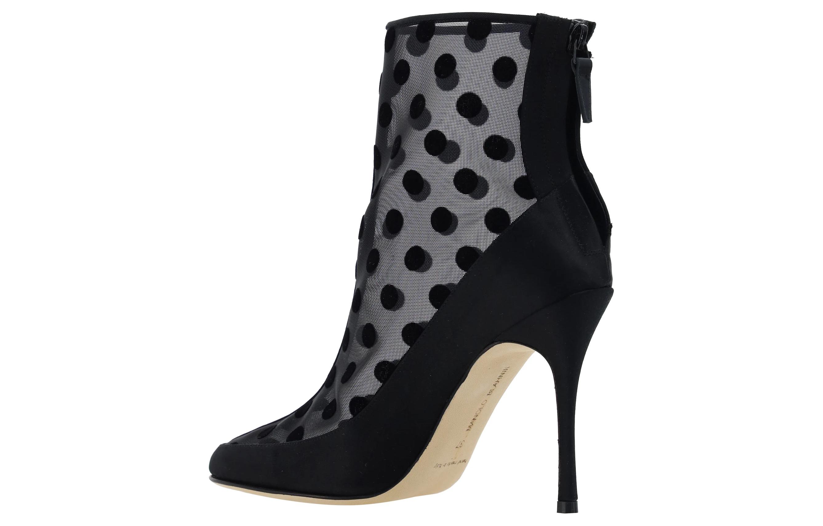 Shop (W) Manolo Blahnik Mukinka 黑色尖头拉链靴 323-2496-0015
