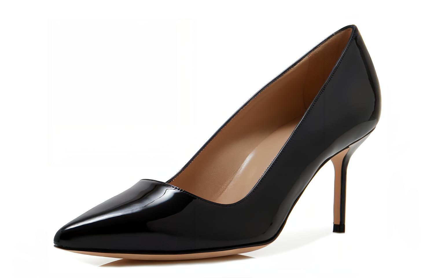 Shop (W) Manolo Blahnik Zapatos de Tacón en Charol Negro con Punta Fina 9XX-0535-0012