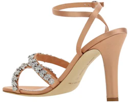 Shop MANOLO BLAHNIK 緞面 搭扣 時尚涼鞋 10.5公分 女款 裸色