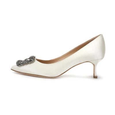 (W) Manolo Blahnik Velvet Buckle Mid-Heel 'Cream White'