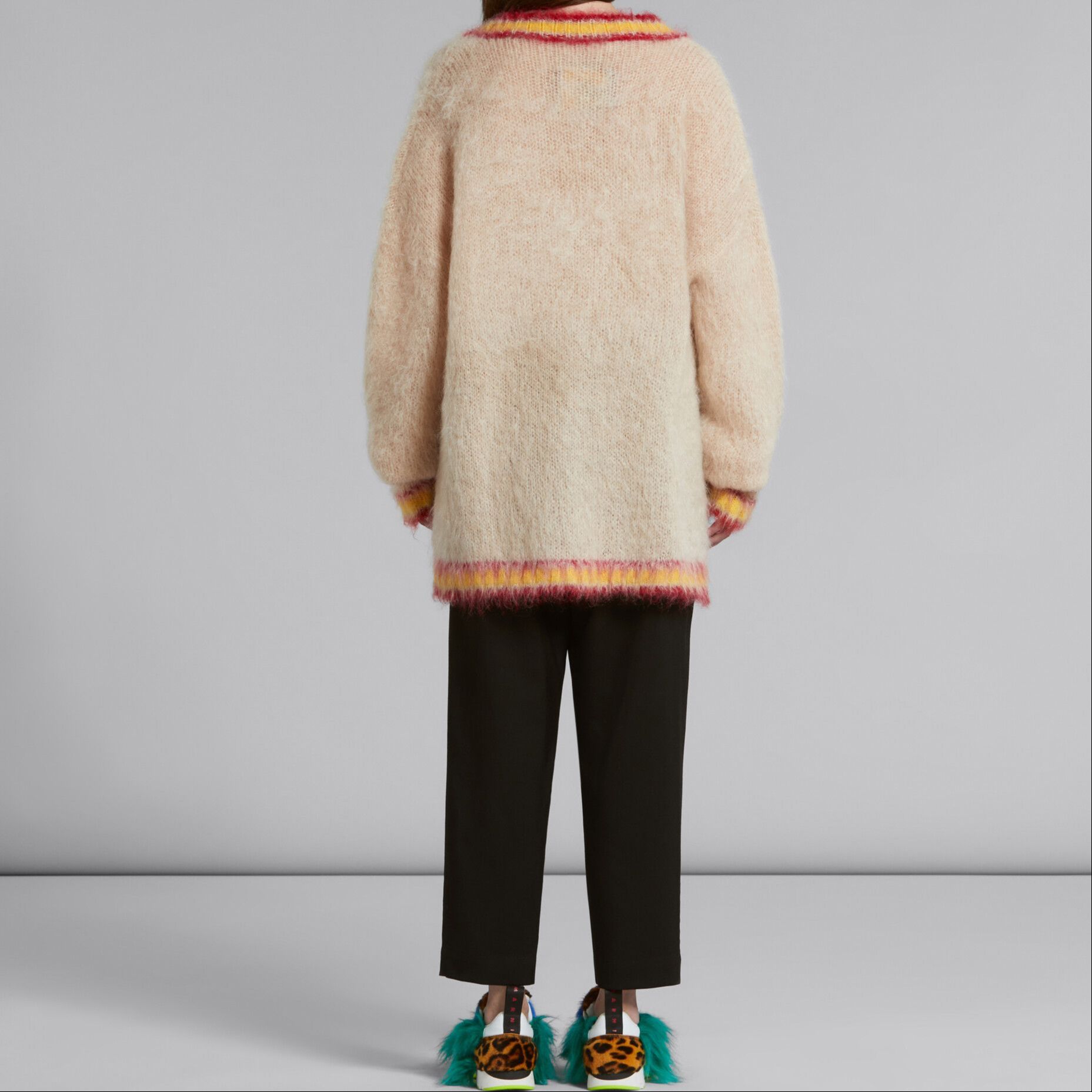 Shop (W) マルニ ブラック プリーツ ボタン テーパード カジュアルパンツ. PAMA0317MUTW83900N99