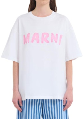 (Women) MARNI Logo Print Crewneck Oversized T-Shirt Women in White Pink Color. THJET49EPH-USCS11-L5W01 Shop (Women) MARNI Logo Print Crewneck Oversized T-Shirt Women in White Pink Color. THJET49EPH-USCS11-L5W01