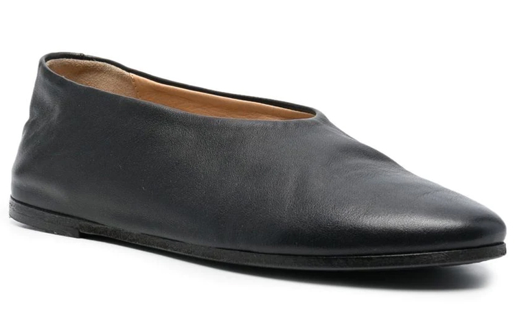 Order (W) Marsèll Sepatu Slip-on Kulit Hitam Round Toe MW2105097666