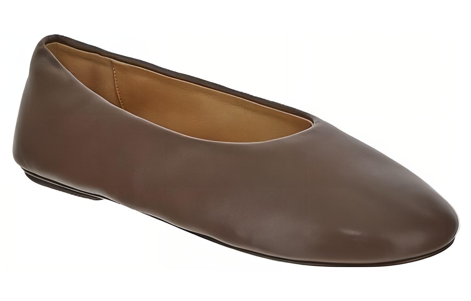 Lookbook (W) 마르셀 브라운 가죽 슬립온 (or 마르셀 편한 가죽 슬립온 for emphasizing comfort) MW7070097490