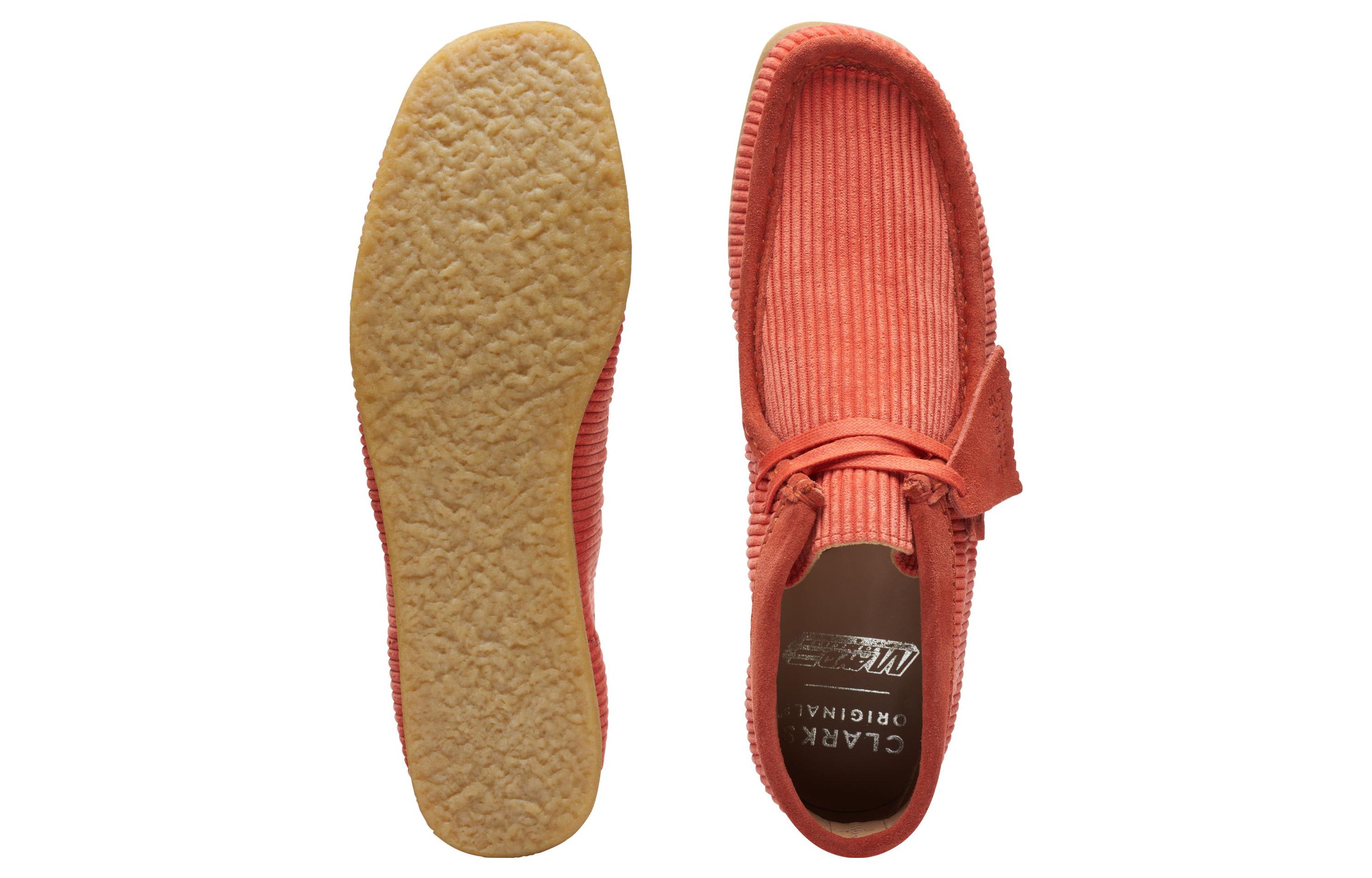 Sizing (W) Mayde Worldwide x Clarks Wallabee Boot ''Corallo'' 261-69851
