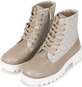 MICHAEL KORS 經典花紋系帶時尚短靴 女款 駝色 Lookbook MICHAEL KORS 經典花紋系帶時尚短靴 女款 駝色