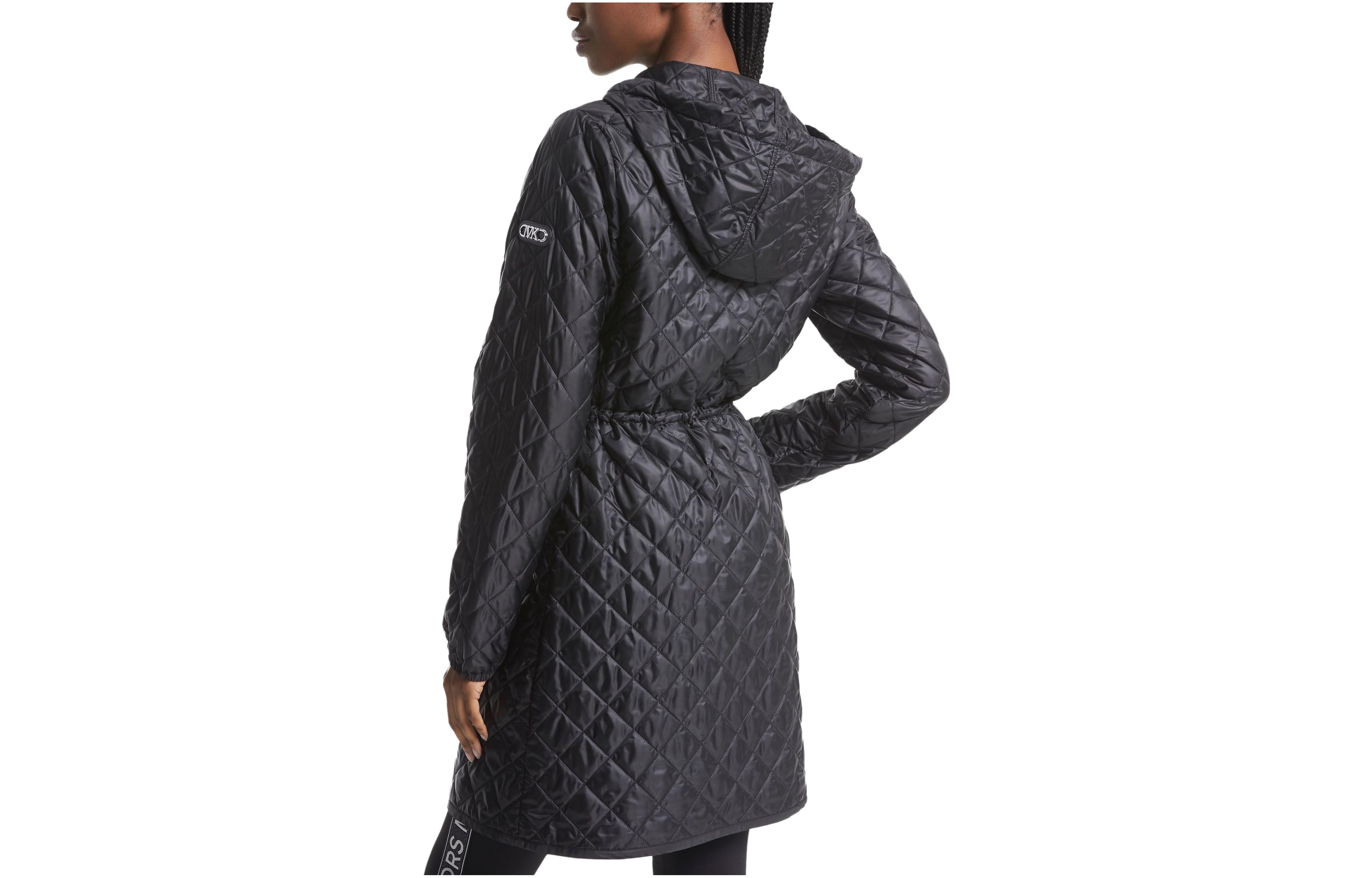 Lookbook (W) Michael Kors Chaqueta Acolchada con Capucha de Plumas Negra. MF320B53SB-001