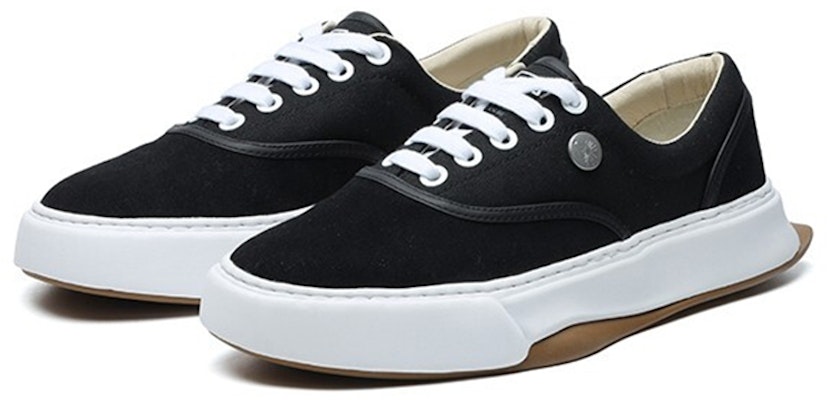(W) FILA Mihara x Fashion Court FM-10 Low-Top Sneakers 'Hitam' F12W124348FBK Lookbook (W) FILA Mihara x Fashion Court FM-10 Low-Top Sneakers 'Hitam' F12W124348FBK