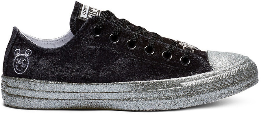 (W) Miley Cyrus x Converse Chuck Taylor All Star Ox 'Hitam' 563722C Order (W) Miley Cyrus x Converse Chuck Taylor All Star Ox 'Hitam' 563722C