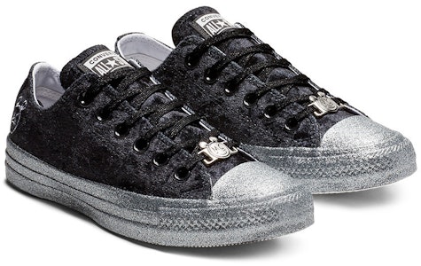 (女款) Miley Cyrus x Converse Chuck Taylor All Star Ox '黑色' 563722C Lookbook (女款) Miley Cyrus x Converse Chuck Taylor All Star Ox '黑色' 563722C