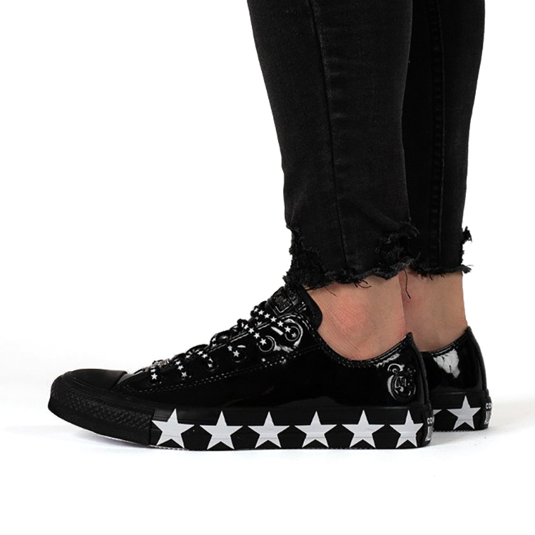 Purchase (W) Miley Cyrus x Converse Chuck Taylor All Star Low Patent 'Bintang' 563720C