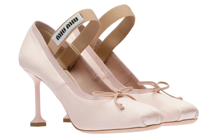 Lookbook (W) ミュウミュウ 85mm ピンクサテンパンプス 5I793D_QU6_F0615_F_085