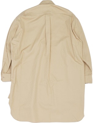 (W) MIU MIU Baju Lengan Panjang Beige dengan Butang Depan dan Reka Bentuk Logo. MF5023-1XLJ-F0065-S-232 Lookbook (W) MIU MIU Baju Lengan Panjang Beige dengan Butang Depan dan Reka Bentuk Logo. MF5023-1XLJ-F0065-S-232