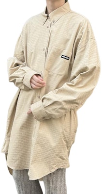 (W) MIU MIU Baju Lengan Panjang Beige dengan Butang Depan dan Reka Bentuk Logo. MF5023-1XLJ-F0065-S-232 Shop (W) MIU MIU Baju Lengan Panjang Beige dengan Butang Depan dan Reka Bentuk Logo. MF5023-1XLJ-F0065-S-232