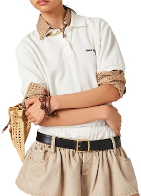 (W) MIU MIU 베이지 로우 웨이스트 데님 미니 스커트 백 로고 자수. GWD317-140H-S-OOO Shop (W) MIU MIU 베이지 로우 웨이스트 데님 미니 스커트 백 로고 자수. GWD317-140H-S-OOO