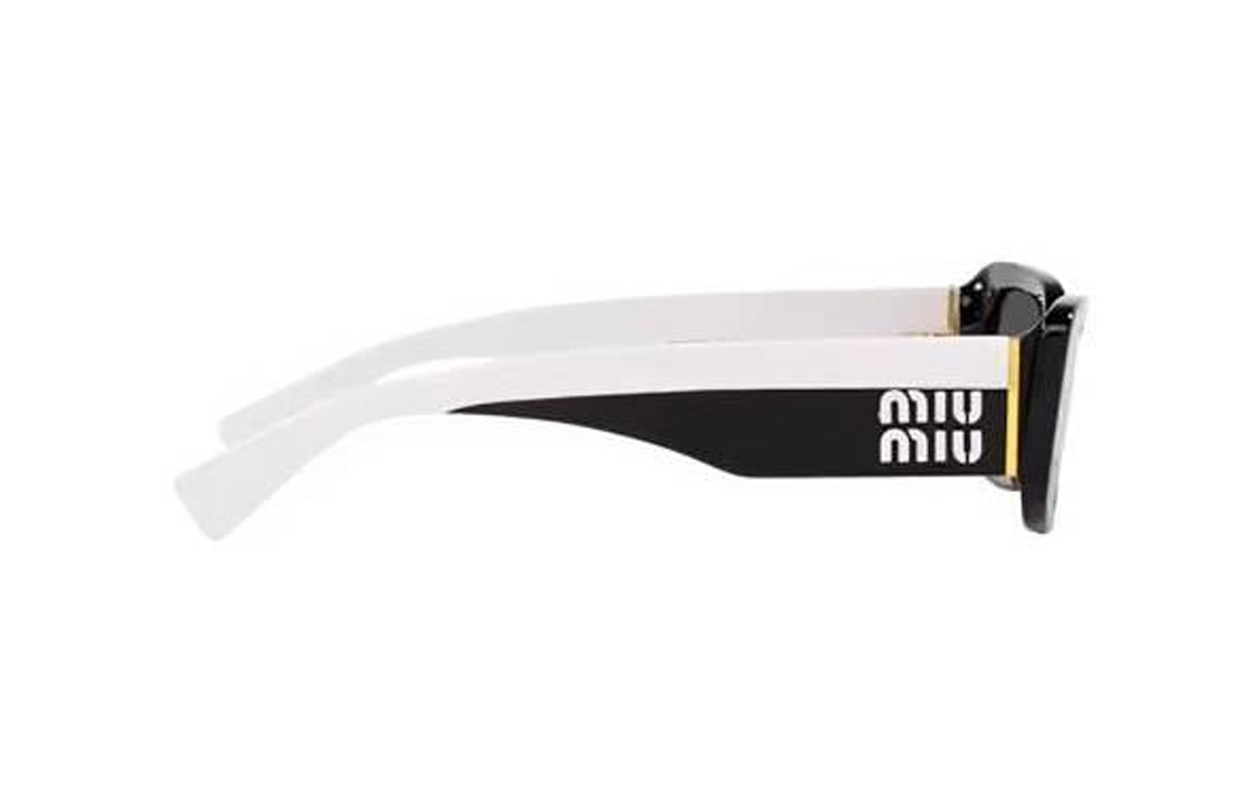 Purchase (W) MIU MIU Gafas de sol bicolor blanco y negro oversized con letras. MU08YS1AB5S0