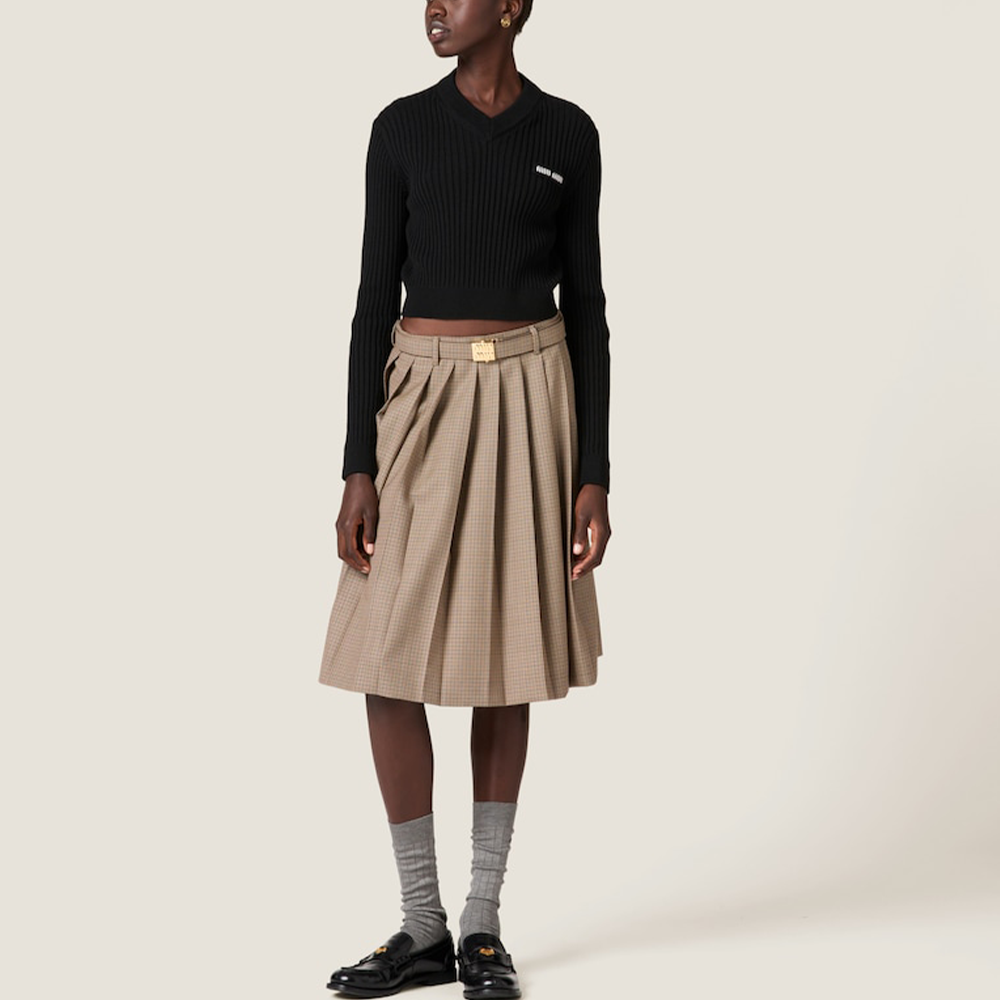 Purchase (W) MIU MIU 黑色V领logo图案长袖针织衫 SS24. MML832-12Y8-F0002-S-232