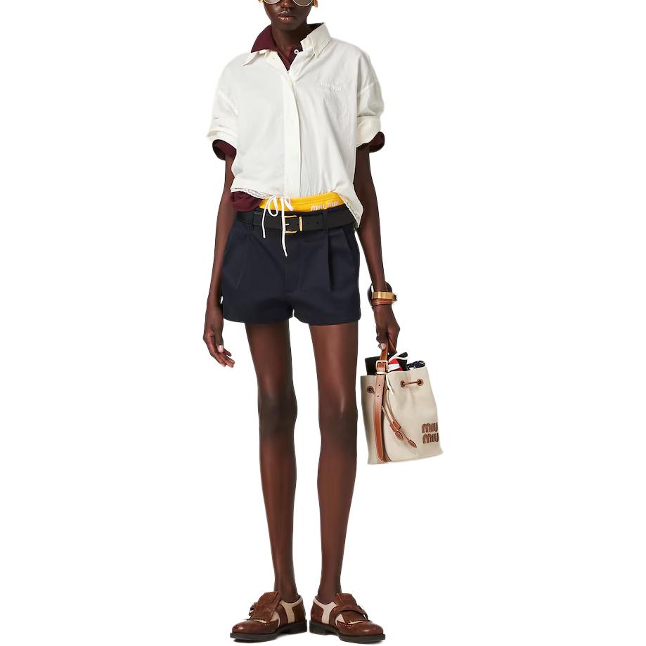 Lookbook (W) MIU MIU 藍色刺繡標誌休閒短褲。 MP1806-1UPX-F0008-S-OOO