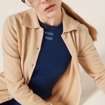 (W) MIU MIU 蓝色修身针织上衣带徽标字母镶嵌 MML948-1468-F0008-S-OOO Shop (W) MIU MIU 蓝色修身针织上衣带徽标字母镶嵌 MML948-1468-F0008-S-OOO