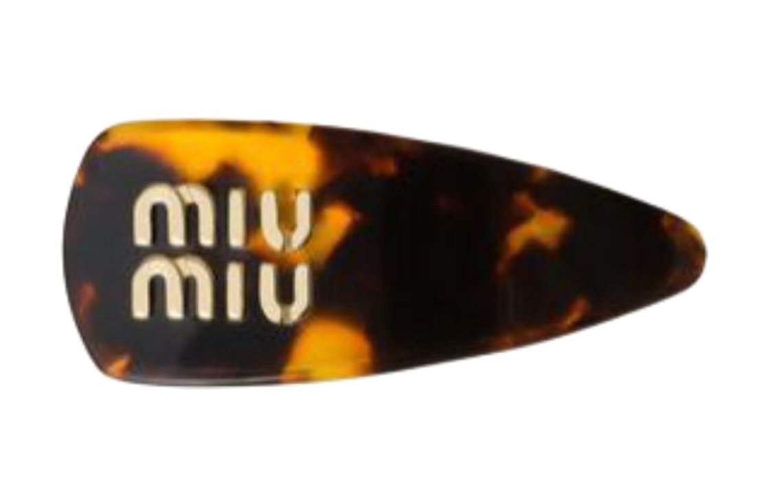 Lookbook (W) 미우미우 브라운 레진 헤어 클립 로고 장식. 5IF150_2CPX_F03OW