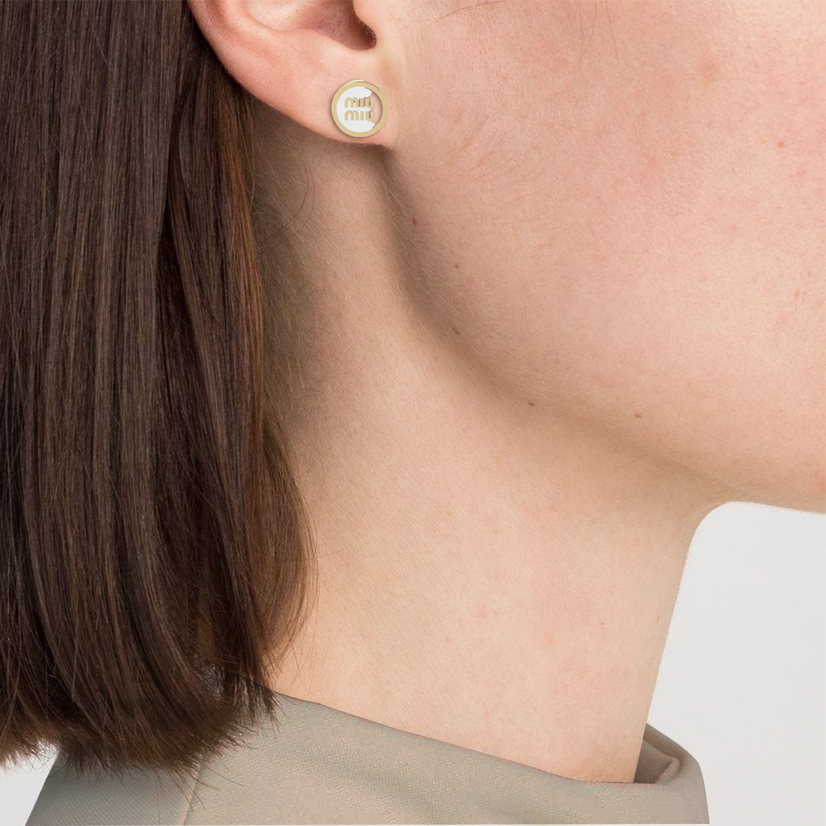 Shop (W) MIU MIU Pendientes Clásicos con Logo y Tachuelas Metálicas - Dorado 5JO912_2F6T_F0009