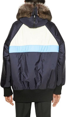 (W) 미우미우 다크 블루 퍼 칼라 컬러 블록 디자인 파카 ML500-1PTQ-F0008 Shop (W) 미우미우 다크 블루 퍼 칼라 컬러 블록 디자인 파카 ML500-1PTQ-F0008