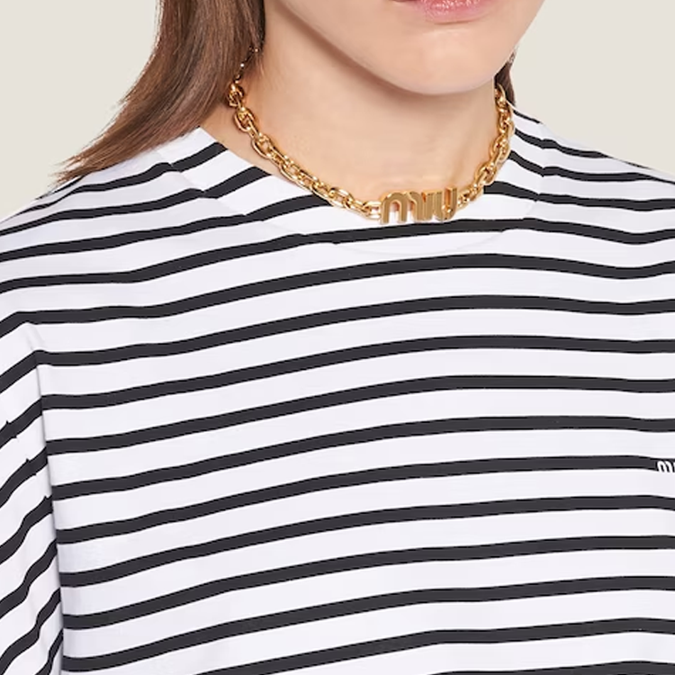 Lookbook (W) MIU MIU Collar Metálico Dorado con Diseño de Cadena de Letras. 5IC056_2F7U_F0056