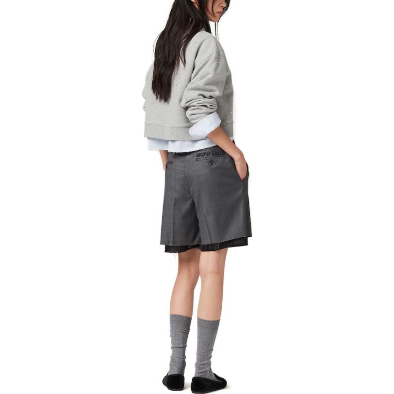 Shop (W) MIU MIU Baju Polo Lengan Panjang Kelabu dengan Sulaman Huruf. MJL976-133K-F0031-S-OOO