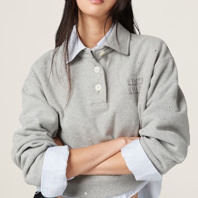 (W) MIU MIU Baju Polo Lengan Panjang Kelabu dengan Sulaman Huruf. MJL976-133K-F0031-S-OOO Details for (W) MIU MIU Baju Polo Lengan Panjang Kelabu dengan Sulaman Huruf. MJL976-133K-F0031-S-OOO