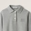 Sizing (W) MIU MIU Baju Polo Lengan Panjang Kelabu dengan Sulaman Huruf. MJL976-133K-F0031-S-OOO