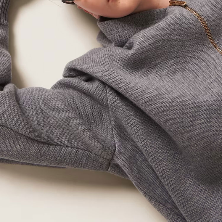 (Women) MIU MIU  Grey Ribbed Knit Long-Sleeve Sweater with Logo. MMF803-13JS-F0031-S-232 圖 6