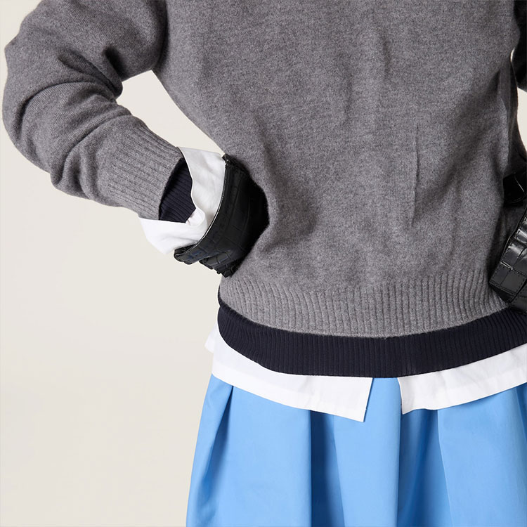 (Women) MIU MIU  Grey V-neck Letter Print Long Sleeve Cashmere Sweater. MML994-15RK-F0MZQ-S-OOO 圖 5