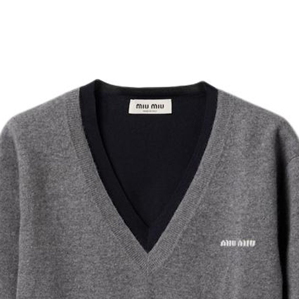 (Women) MIU MIU  Grey V-neck Letter Print Long Sleeve Cashmere Sweater. MML994-15RK-F0MZQ-S-OOO 圖 9