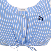Sizing (W) MIU MIU 淺藍無袖短版上衣,附品牌刺繡標誌。 MT1956-15PI-F0013-S-OOO