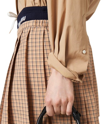 (W) MIU MIU Camisa Oversize Manga Larga Caqui con Logo Bordado. MK1626-10RG-F0241-S-AM1 Purchase (W) MIU MIU Camisa Oversize Manga Larga Caqui con Logo Bordado. MK1626-10RG-F0241-S-AM1