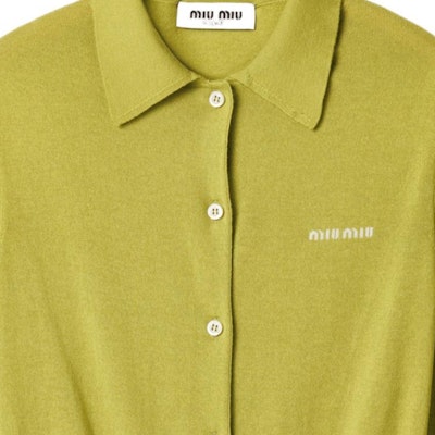 (W) Miu Miu Kardigan Rajut Hijau Pistachio dengan Sulaman Logo. MMF919-15RN-F0362-S-OOO Sizing (W) Miu Miu Kardigan Rajut Hijau Pistachio dengan Sulaman Logo. MMF919-15RN-F0362-S-OOO